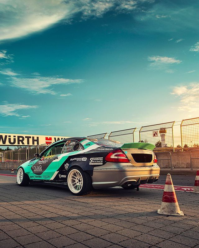 Aadde01's tweet image. In the pitlane with The Lovetap CLK
@mstangberg ⠀⠀⠀⠀⠀⠀⠀⠀⠀
#gatebilafterhours #gatebil #teamlovetap #driftcar #racecar #becausegatebil #pitlane #mercedes #clk #mercedesclk #smokemachine ift.tt/2LDrACm