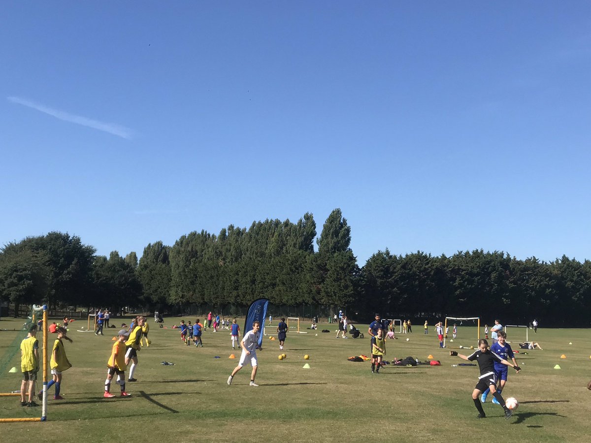 AFCW_Foundation's tweet photo. One day to go for our Saturday PDC at Wimbledon Park 10-11.30am!  £6  #dropinandplay #football #footballforall   This is combined with our @WimbledonFB collection so if you can donate to the food bank collection and help a worthy cause please bring something along @AFCWimbledon https://t.co/AazW9VkjTP