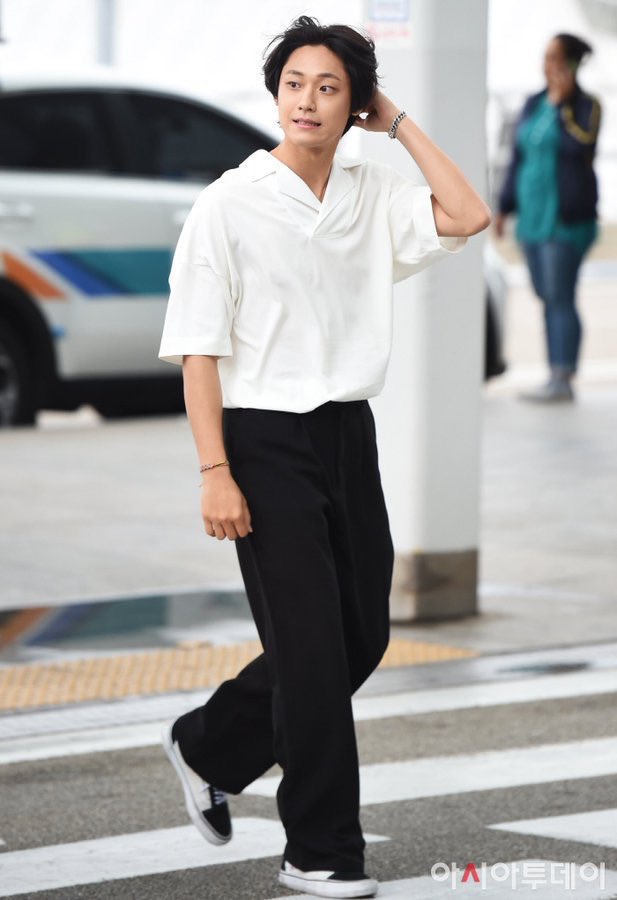 kdramarchive's tweet photo. lee dohyun’s iconic airport look send tweet https://t.co/cbpOAWjCZj