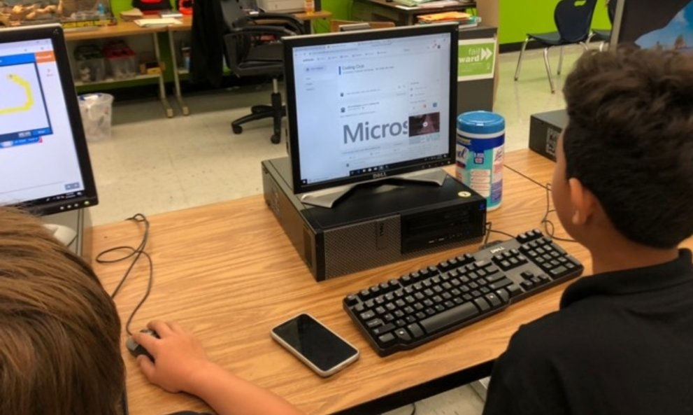 MsSeaman3's tweet photo. Hammocks Coders participating in Make Code Arcade Jam ! Fun for all! They even posted their games on Edmodo!  @edmodo @place_s @MDCPSSouth @MDCPS @STEAM_BERNAT @HammocksMiddle @MSMakeCode
@codeorg @WomenWhoCode #codelikeagirl #hammockstech @mdcpsdigiteam @dpvils @DigitalPromise https://t.co/zaznL9qlOW