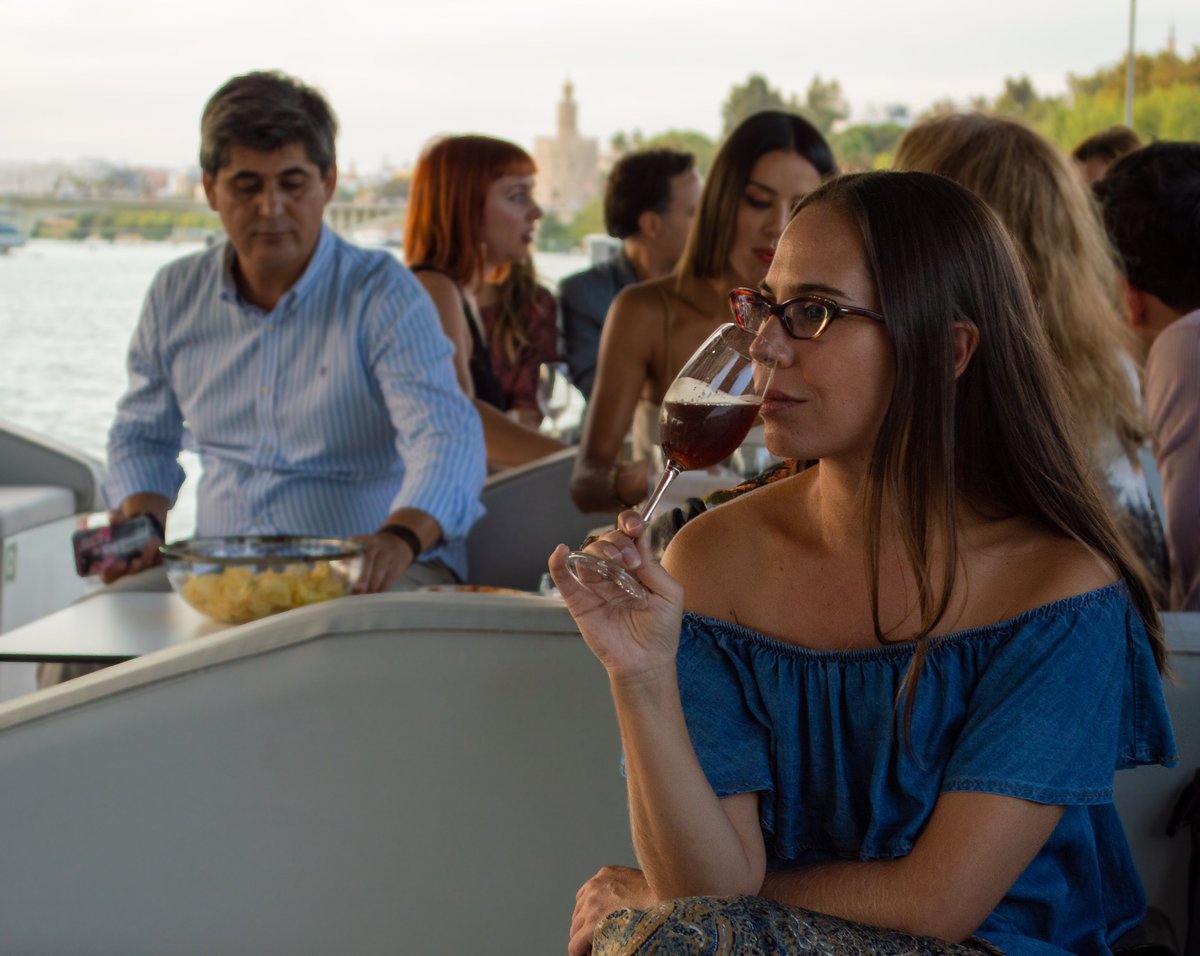 _hedonny's tweet photo. Ayer se celebró 🥳 la presentación oficial de #cerveza Hédonny en #Sevilla y queremos daros las gracias por vuestro cariño. 🥰
¡Aquí os dejamos un resumen de la fiesta de ayer!
#Celebrateyourlife
#cervezaartesanal
#cervezaartesana
#vickyluna https://t.co/wCU0hiHT7A