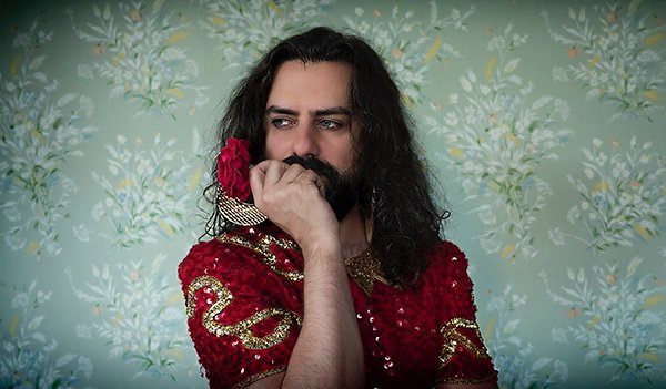 Ce soir à 23h sur <a href="/franceculture/">France Culture</a>, on écoute "Les Hommes qui passent", une adaptation de "Pourama Pourama" de Gurshad Shaheman => bit.ly/2moE4U5