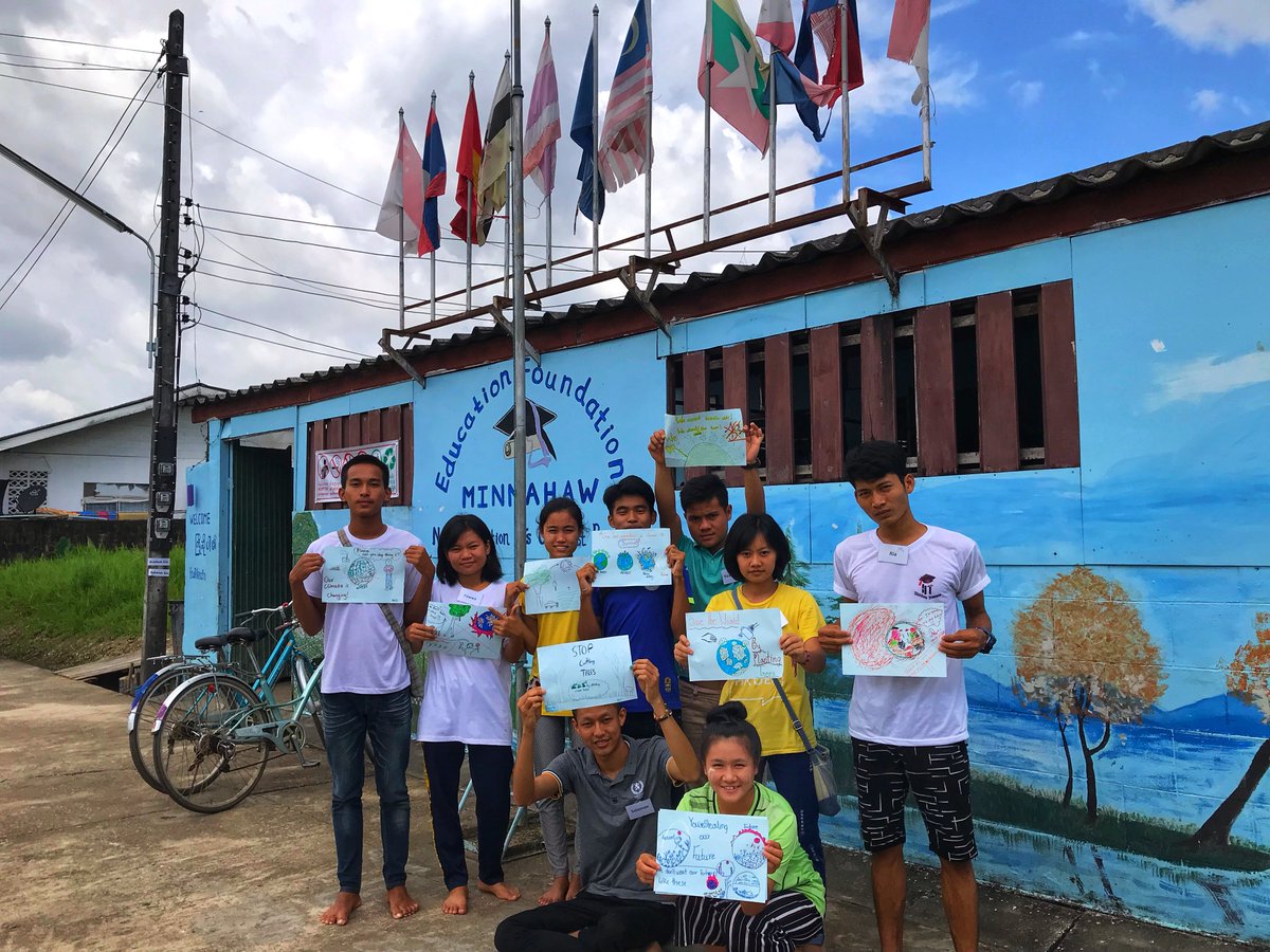 350's tweet photo. Migrant students from Myanmar who study in Minmahaw School in Mae Sot, Thailand do not want to see this crisis ignored. #ClimateStrike https://t.co/MFybjxtUIN