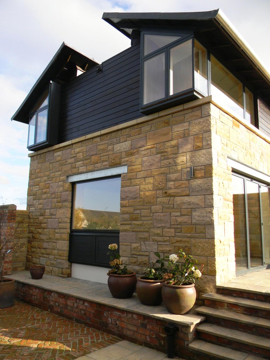 DunedinStone's tweet photo. We supplied a mixture of Doddington, Wattscliffe and Blaxter split face random walling to complete this new build project in Inverleith, Edinburgh.

#Naturalstone #Architecture #Exterior #Sandstone #Masons #Skilledtrade #Walling  #Newbuild #Dunedinstone #Edinburgh #Scotland https://t.co/giOjG28BuE