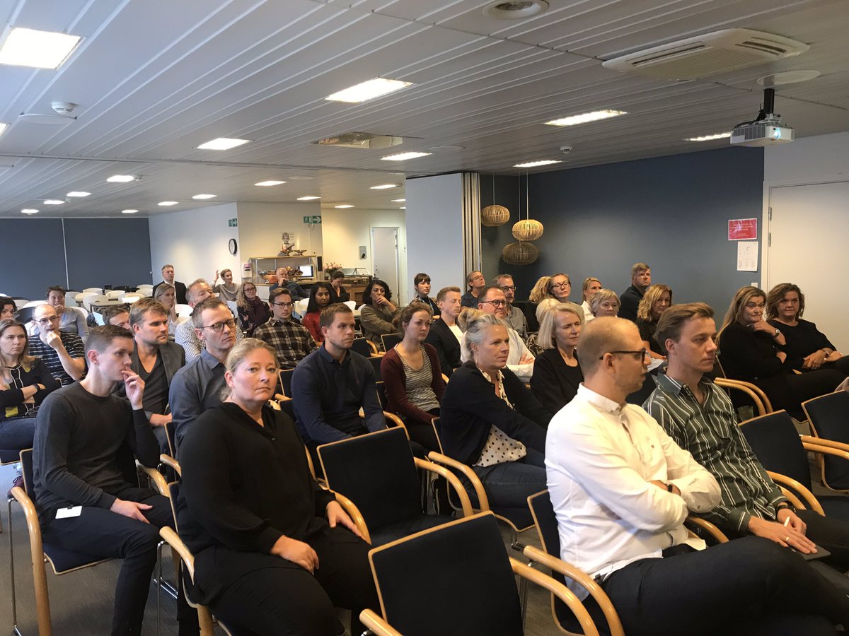 I dag har vi internt lanceret den politiske sæson i gang med altid kyndige Peter Albæk fra <a href="/LEADAgencyDK/">Lead Agency</a> og de meget vidende politikere <a href="/MayBrittKattrup/">May-Britt Kattrup</a> og <a href="/mettereissmann/">Mette Reissmann</a>, der kom og gav Roche gode indsigter i det politiske landskab #sundpol #dklifescience