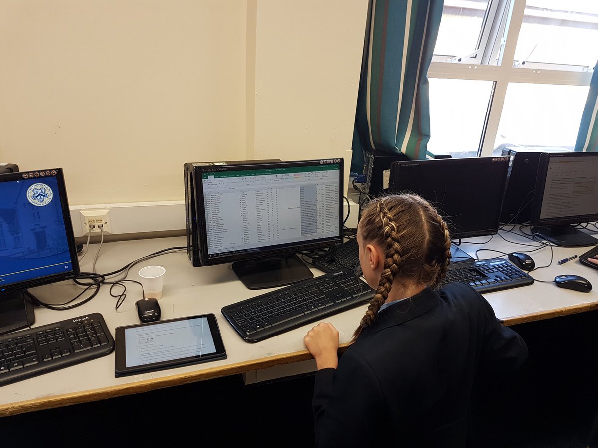 CCS_History's tweet photo. Yr 9 historians researching Chipping Campden using census, trade directories, old photos. #Inspire, Empower, Excel https://t.co/HNiB1O1i7p