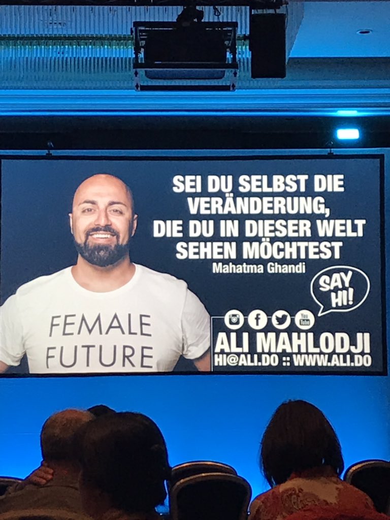 MADAM_LVB's tweet photo. Ach @mahlo, Du bist so eine tolle Erfrischung und total outside of the box! Danke für den tollen Beitrag! #femalefuture #vision #zukunft #VDVPersonalkongress #vorbil https://t.co/gXwjZeTWuj