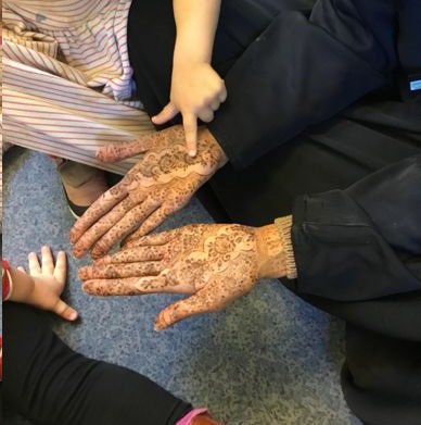 SpringMedmenham's tweet photo. The Acorns children have loved looking at their keyworkers henna this week after her wedding. They enjoyed finding the flowers in the beautiful patterns. They traced over the patterns with their fingers #Springmedmenham #gettingmarried #springrowplay #learningisfun https://t.co/T2ZXbVoZ0l