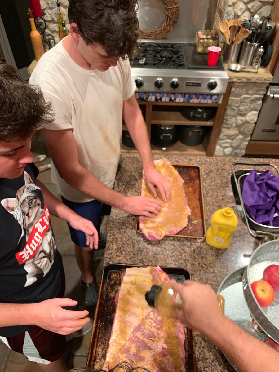 katie_hornick's tweet photo. Dedicated to the craft #upallnight #BBQClub https://t.co/UO5QXggK5N