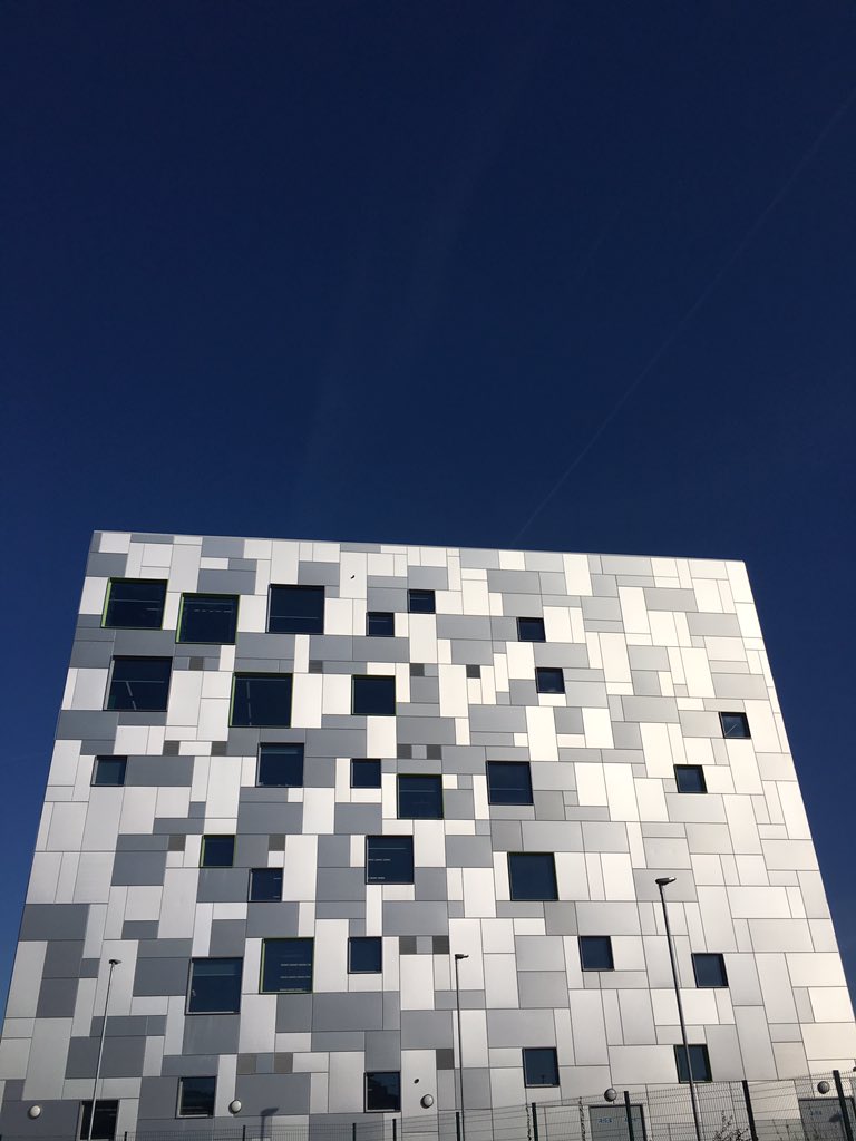 kate_pattullo's tweet photo. A’level Architecture students @UTCWarrington loving the blue sky- look at our building and the fantastic re-generation work in Warrington https://t.co/iOpCKMEgoI