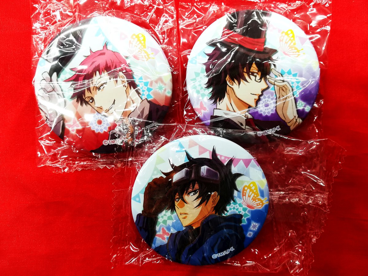 K Books キャラ館 少年まんが 入荷情報 カーニヴァル の原作絵柄缶バッジが入荷しました 花礫くん 平門さん 朔さんです Kbooks 池袋 アニメ館 カーニヴァル