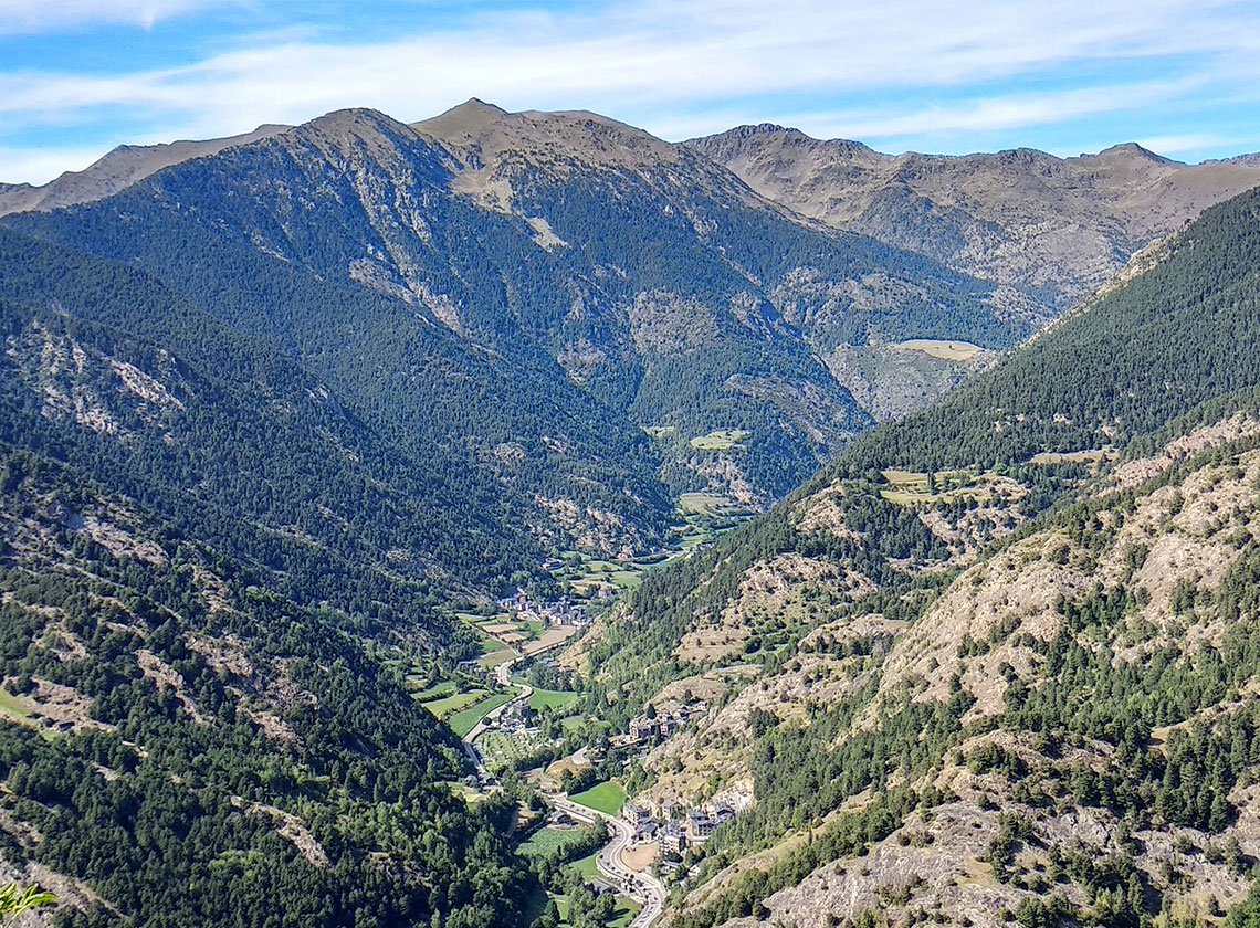SPENDINandorra's tweet photo. Descubre uno de los rincones más bonitos de Andorra: el Coll de Ordino: https://t.co/RR9r5QiYy3 https://t.co/Nn34LxAP3Y