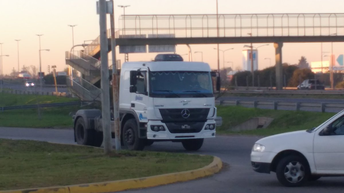 LosCustodios's tweet photo. 💥 Bloqueo total en Parque Industrial #CIR2 d #Berazategui contra empresa d seguridad #INCLAVE
✌#SUTCA https://t.co/hwezSKvTln