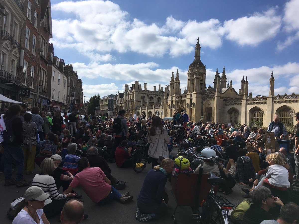 C_Don7's tweet photo. Alarm bells ringing on King’s parade in Cambridge #ClimateStrike #Fridays4Future https://t.co/HiWh07GqBC