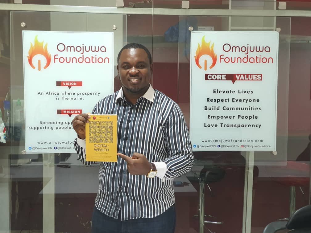 SOgidigbo's tweet photo. Thank you Japheth @Omojuwa for the copies #DigitalWealthBook you sent to the teenagers of @HolyhillChurch. Thank you for always looking for ways to support my work. God bless you richly. https://t.co/Aib9Vfx8uu