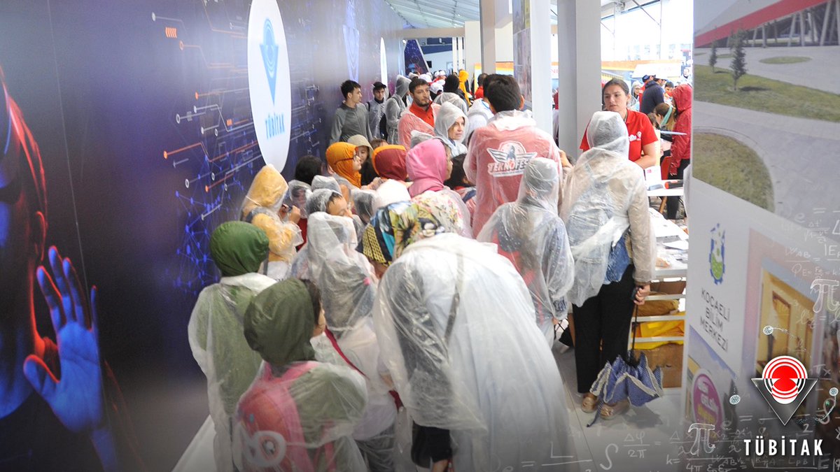 #TEKNOFEST 2019’un 4. gününde misafirlerimiz bilimin, eğitimin ve yağmurun tadını çıkartmaya devam ediyor 😊