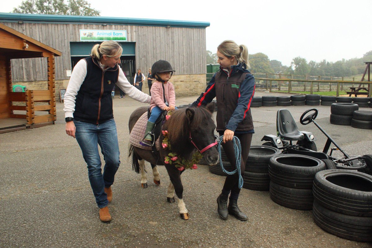 BeebeeBolton's tweet photo. Super day out @ThorntonFarm yesterday #funforallthefamily 🥰 https://t.co/vX31NPoCVT