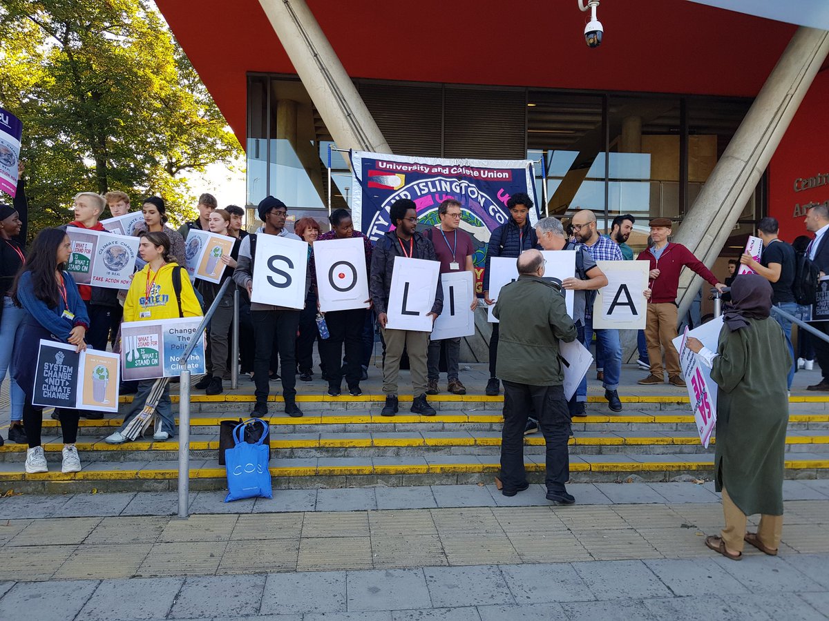 Cct_Candi's tweet photo. Ckimate strike. #YouthStrike4Climate #UCUclimatesolidarity @UCU @UniteResist https://t.co/3tkWTA5Fhu