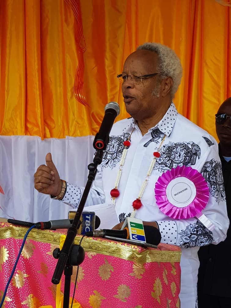 edwardlowassatz's tweet photo. Nimekuwa na nitaendelea kuwa mstari wa mbele katika kusisitiza umuhimu wa Elimu bora na kwa wote, Elimu inayowaandaa vijana kuingia soko la ajira la dunia na pia kuwawezesha kujitegemea baada ya masomo.
#ElimuElimuElimu https://t.co/U8zNMJLW8D