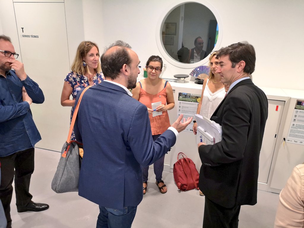 Una delegació científica de la <a href="/ComissioEuropea/">Comissió Europea 🇪🇺</a> ha visitat avui la biblioteca Miquel Batllori de #SantCugat per conèixer la <a href="/LibraryLivLab/">Library Living Lab</a> Un projecte innovador que vol transformar la xarxa de <a href="/bibliotequesXBM/">BibliotequesXBM</a> en punts de trobada del coneixement centrat en el ciutadà i la recerca