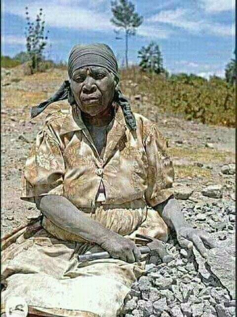 Mother's love is peace. ...
Life began with waking up and loving our mother's faces. ...
Sometimes the strength of motherhood is greater than natural laws.
#©Afrikan mothers are beautiful