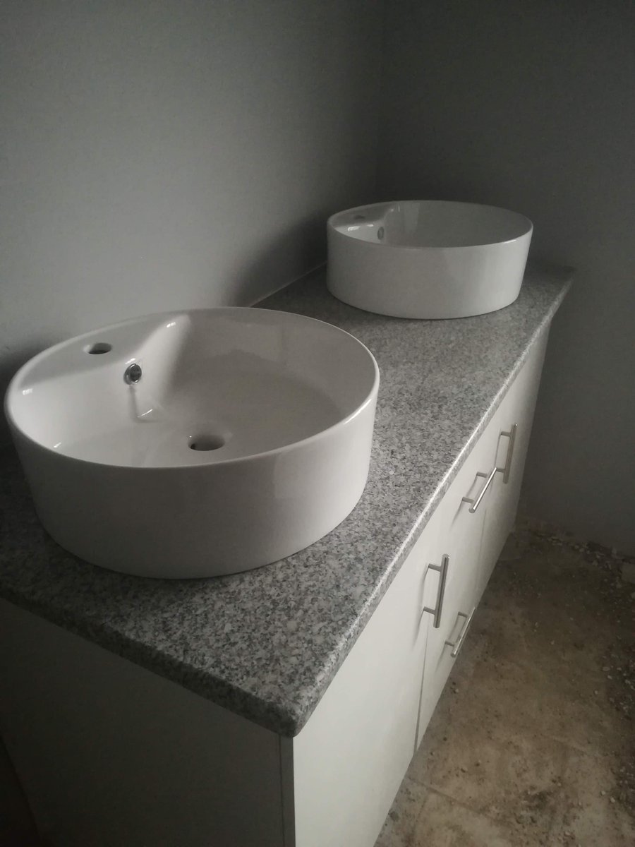 BlueSunCon's tweet image. Tiger Skin Granite Kitchen, BICs and Bathroom Vanities completed in Kambanji, Glen Lorne. 5 year guarantee on workmanship. Call or WhatsApp today for a free quotation. 0772 674 803 / 0719 264 148
