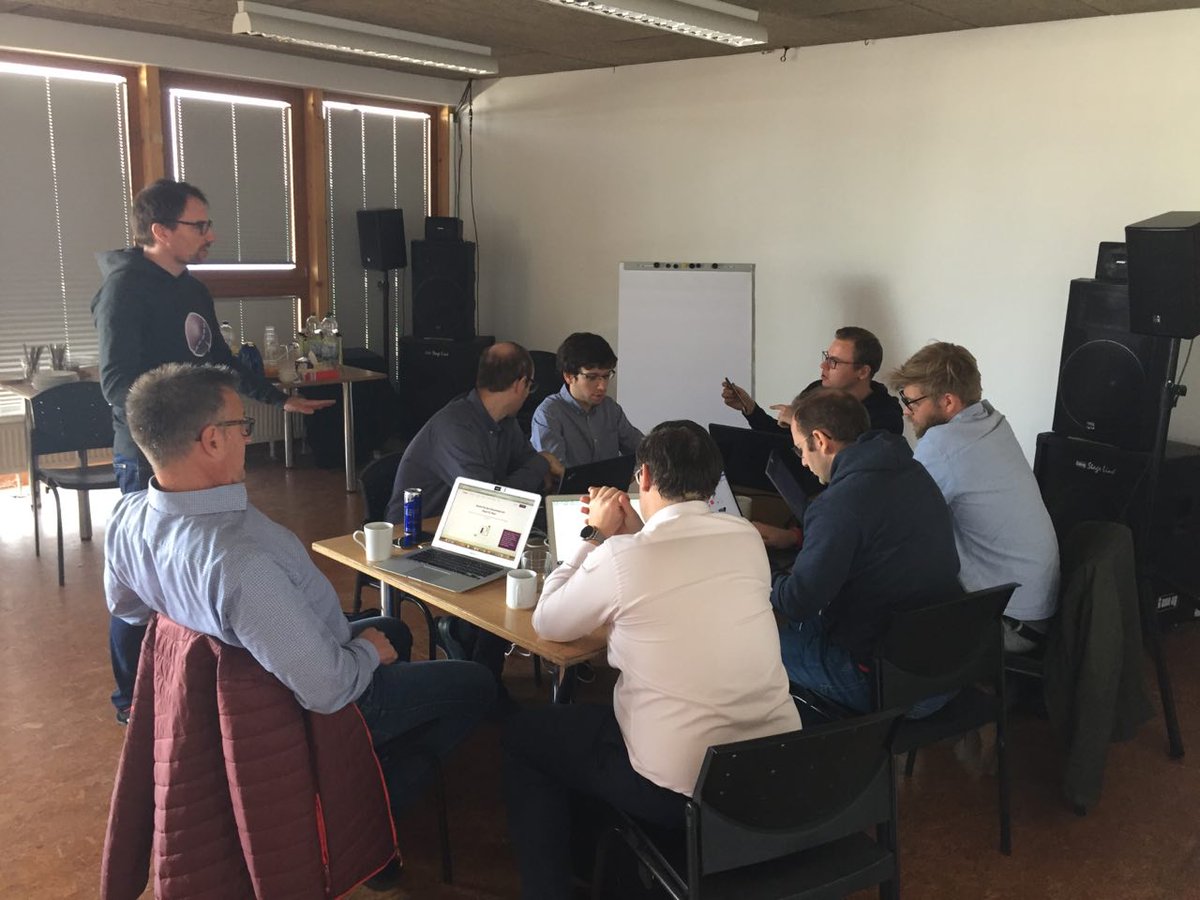 JoSQUANTUM's tweet image. We started #quantumhacking in @frankfurtammain, groups are now working on quantum walks, squashed entanglement and QAOA. Very curious to see the solutions tomorrow. Thanks to @fretchen86 @rosenkranz @markscott82 @redbull for support.