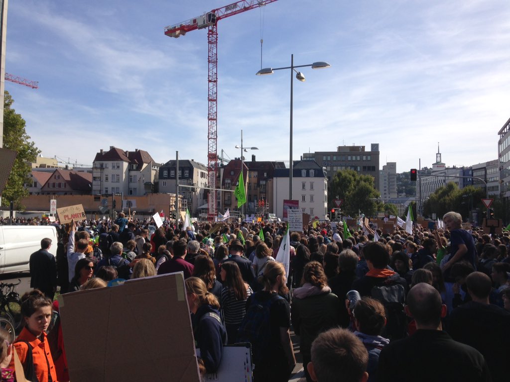 DibStuttgart's tweet photo. #ClimateJustice #ClimateStrikes #FridaysForFutur #FFF #dibstuttgart #demokratieinbewegung https://t.co/6La3c20cgR