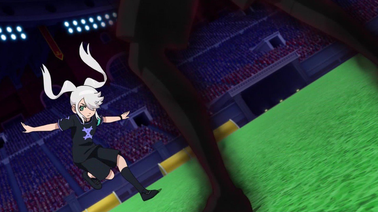 あず ユリカちゃん必殺技もかっこいいなぁ もう1人の黒い影の自分を作り出してツインシュートしてる所に闇を感じる ユリカの味方の名前をポツリと言うだけなシンプルすぎる指示のしかた割と好きかも 白髪に黒いユニというモノクロな色合いもクールでいいな