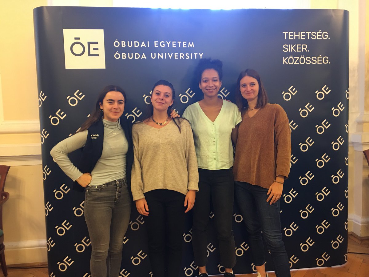 #INTERNATIONAL✈️ | Durant 2j, 2 membres du Lab participent au 3e meeting dans le cadre du @BEESEProject qui vise à promouvoir le #probono auprès des étudiants ✅Objectifs : partager les retours d'expériences pour les 1ères Missions Probono &amp; avancer sur les livrables #ess #socinn