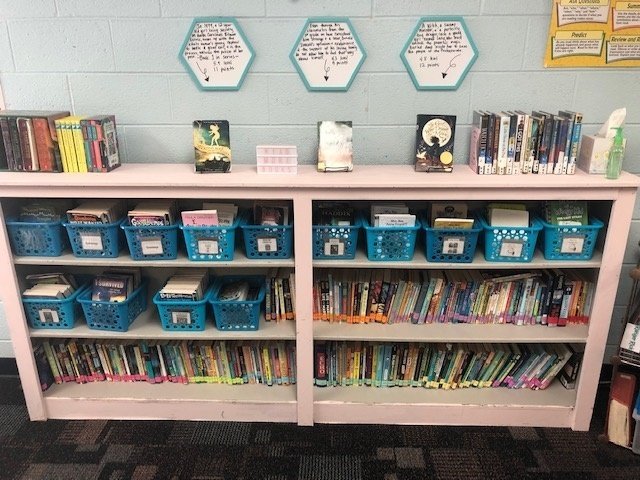 Booksource's tweet photo. 🚨 REMINDER: Our Classroom Libraries Giveaway closes Monday, 9/23! Make sure you enter for a chance to win a customized classroom library filled with titles valued up to $500 among other prizes: https://t.co/NrZ51saLVw

Here are a few of our favorite entries so far! 👏👏👏 https://t.co/MB09QGgfxI