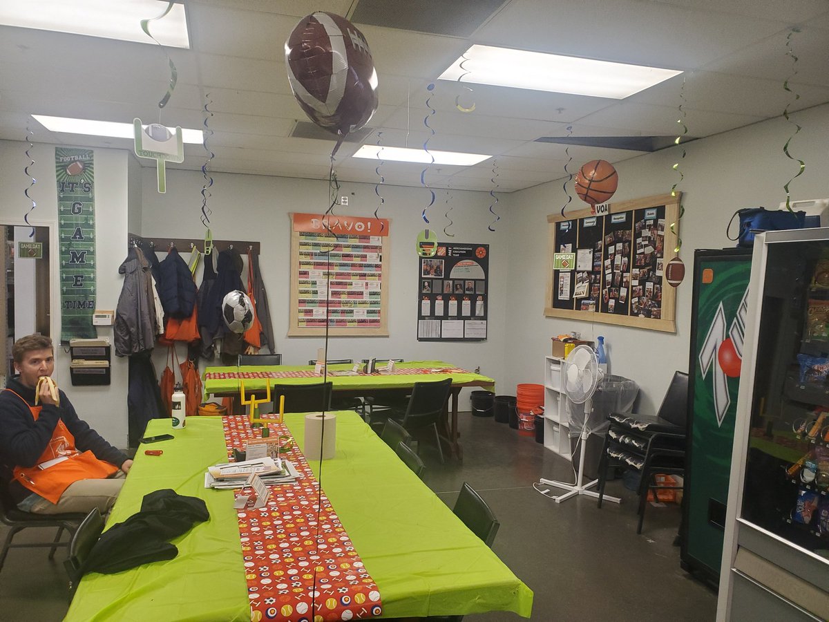 AmandaStamm2's tweet photo. Our associates are excited for our Success Sharing festivities! https://t.co/iigKkHynxe