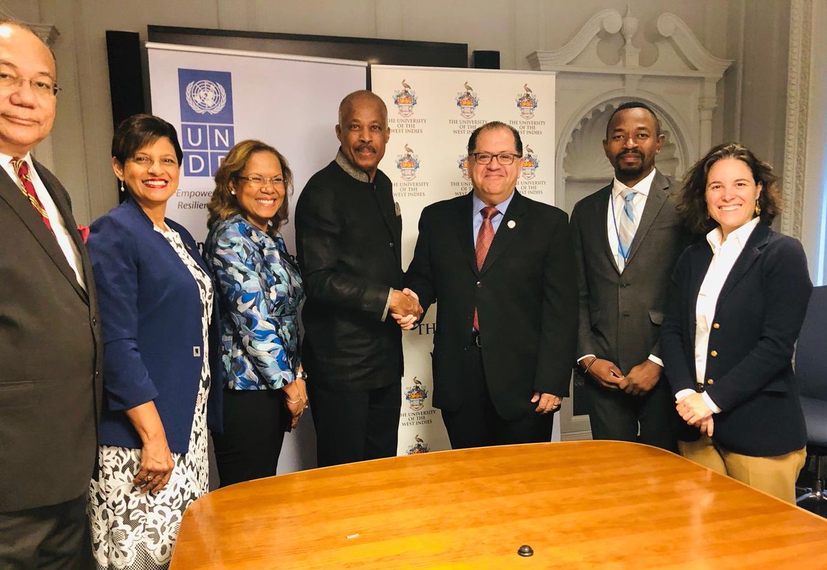 Very pleased to sign today a Memorandum of Understanding with @uwicave_hill, and strength our joint collaboration to promote the blue economy in the #Caribbean. Thank you @HilaryBeckles for this partnership! #ResilientCaribbean #SDG13 #UNGA