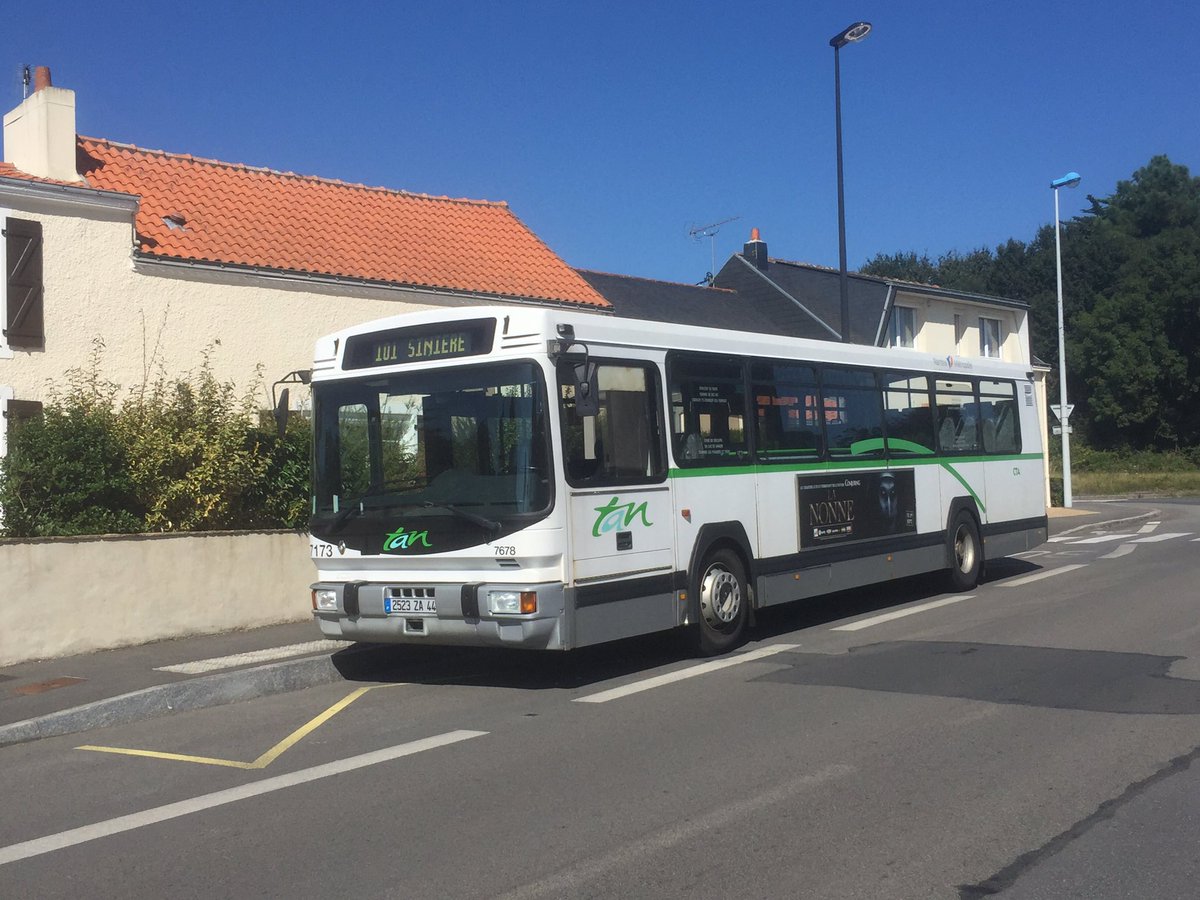 Gwemaxerig's tweet photo. Dans la série #BusMusee j’ai nommé le 7371 #reseauTan (7678) encore en exploitation malgré ces 23 ans d’âge. Les #JEP2019 ce n’est pas pour lui. Il effectue régulièrement des services de renfort sur la #tan91 et la #tan101. https://t.co/zXUvsZKGgw