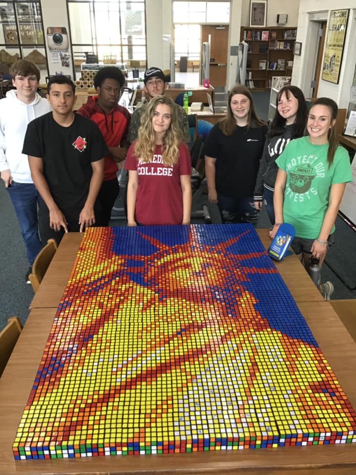 NJOotM's tweet image. What can you make with a Rubik's Cube? (Thanks NCOM for sharing!) buff.ly/2Ii30oy @Rubiks_Official #odysseyofthemind #creativity #problemsovling #njootm #beyondthebox