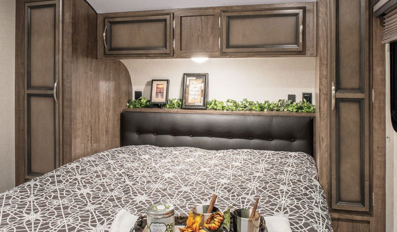 KBRVCenter's tweet photo. 👀 Super comfortable, tow your toys, not too big ... not too small
2020 KZ RV Durango Half-Ton 250RES Fifth Wheel 
https://t.co/3Ub8Q9YiWJ
#bemidjirv
#kbrv https://t.co/WPgBLQF3ho