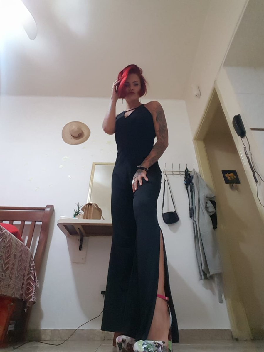 DRabiscada's tweet photo. Poderosa que fala?
#DaiRabiscada #stuffagirl #ganjahgirl #Carioca #RJ https://t.co/RadXQvCIUr