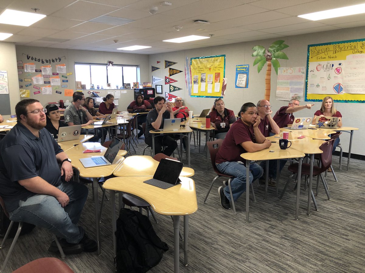 puhsd_its's tweet photo. @PalomaValley teachers learning to use their new Promethean smart panels. https://t.co/qGKd0HXAD4