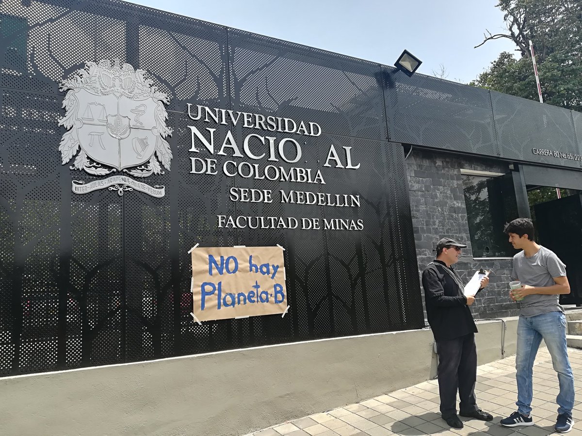 jkdelgadog's tweet photo. #ClimateAction El Prof. José Fernando Jiménez-@fminas está recogiendo propuestas sobre cómo actuar para combatir la  #CrisisClimática. ¡Anímate y brinda tu opinión, todos sumamos!
#ClimateStrike https://t.co/dSvpUXdcGW