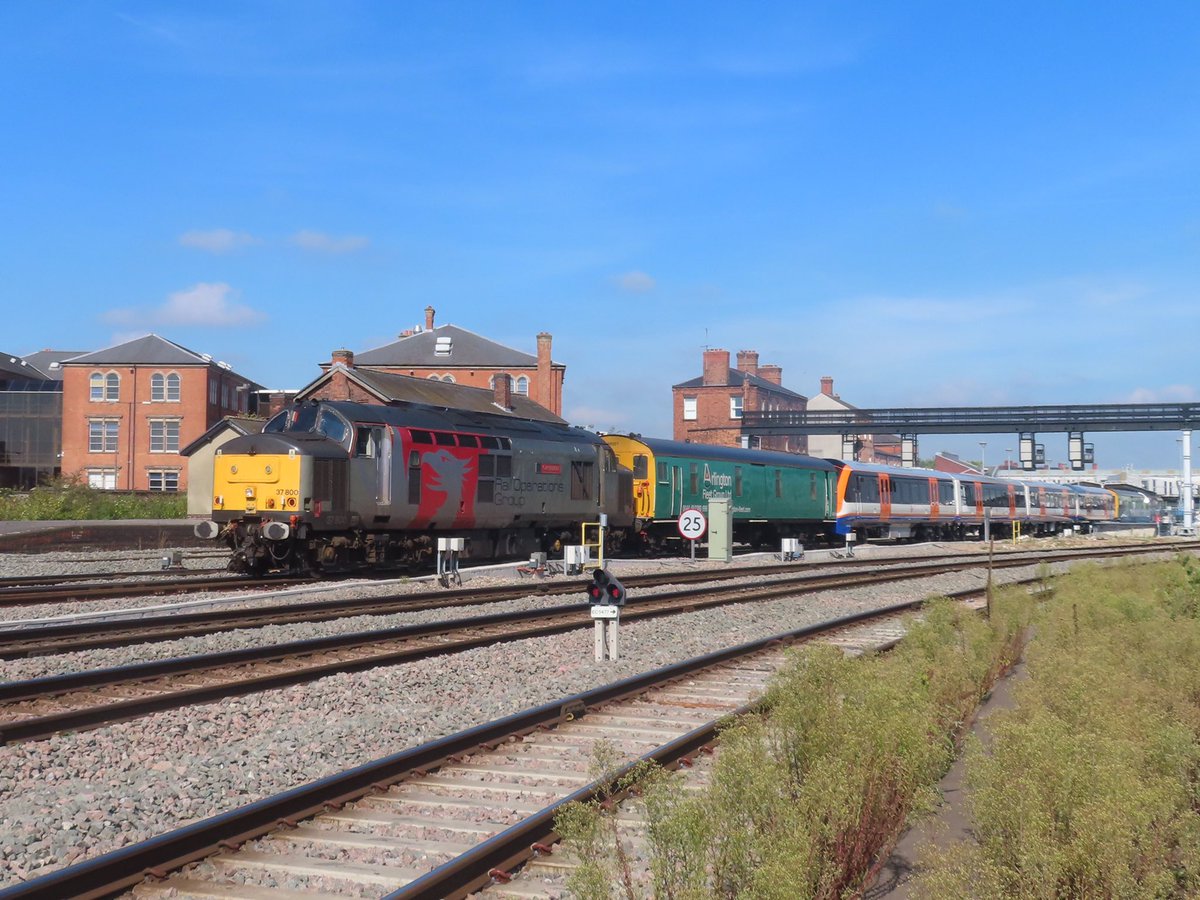 HiPa (@hipa125) on Twitter photo Rail Operations Group #Class37 EuroPhoenix 37800 ‘Cassiopeia’ (37884 ‘Cepheus’ at the rear) transferring London Overground #Class710 710120 as 5Q58 1143 Derby Litchurch Lane > Old Dalby
Derby 
20/09/19 Rail Operations Group #Class37 EuroPhoenix 37800 ‘Cassiopeia’ (37884 ‘Cepheus’ at the rear) transferring London Overground #Class710 710120 as 5Q58 1143 Derby Litchurch Lane > Old Dalby
Derby 
20/09/19
