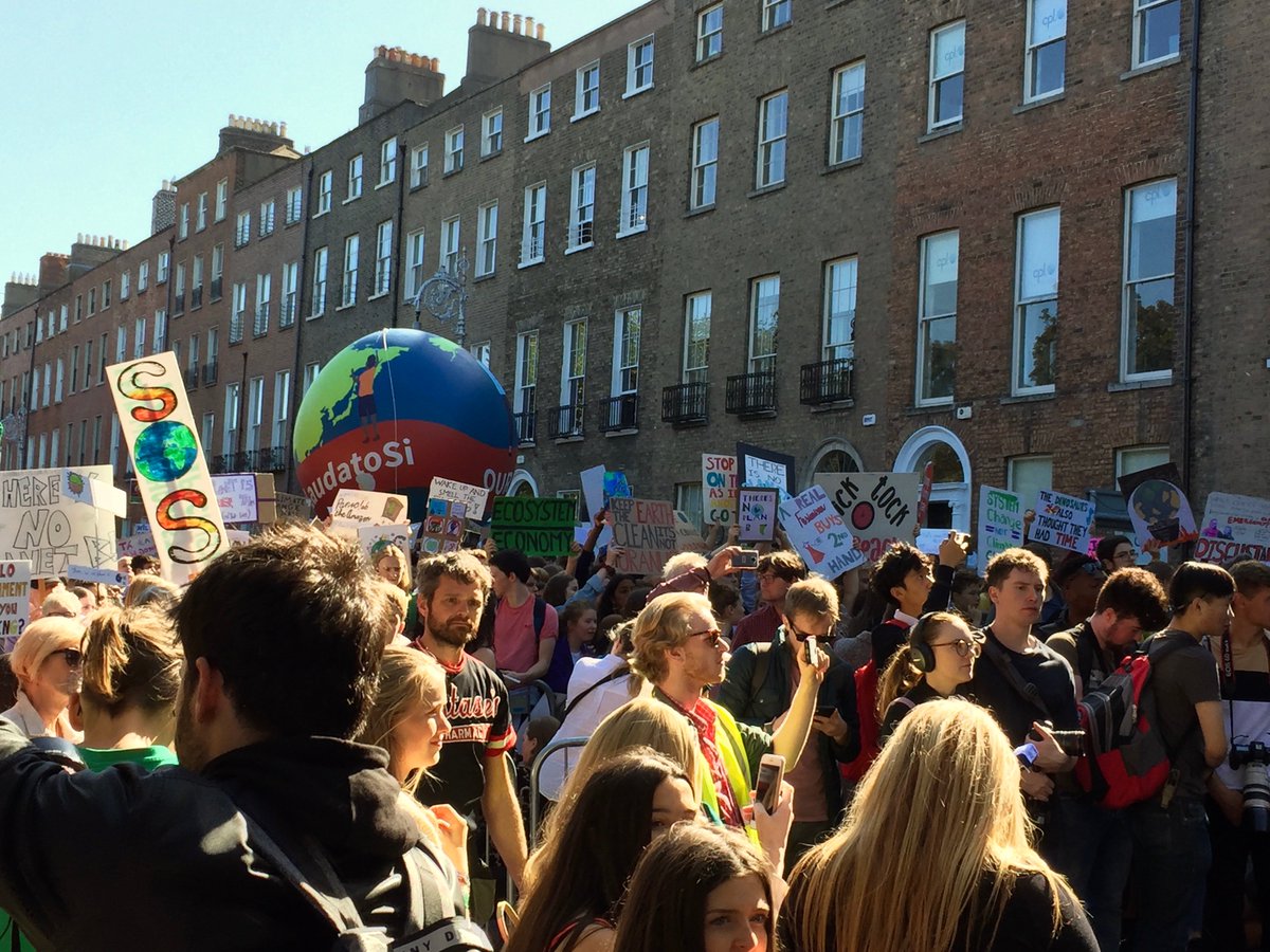 dub_history's tweet photo. #Dublin has a proud history of marches, sit-ins and strikes from #DublinLockout right to Unionise ( August 1913-January 1914) to #Guinness &amp; #RTE worker strikes in the  70's &amp; 80's - now 😢 #studentstrikes continue tradition for #ClimateAction #Strike4Climate 👊 https://t.co/uHngnVvZLz