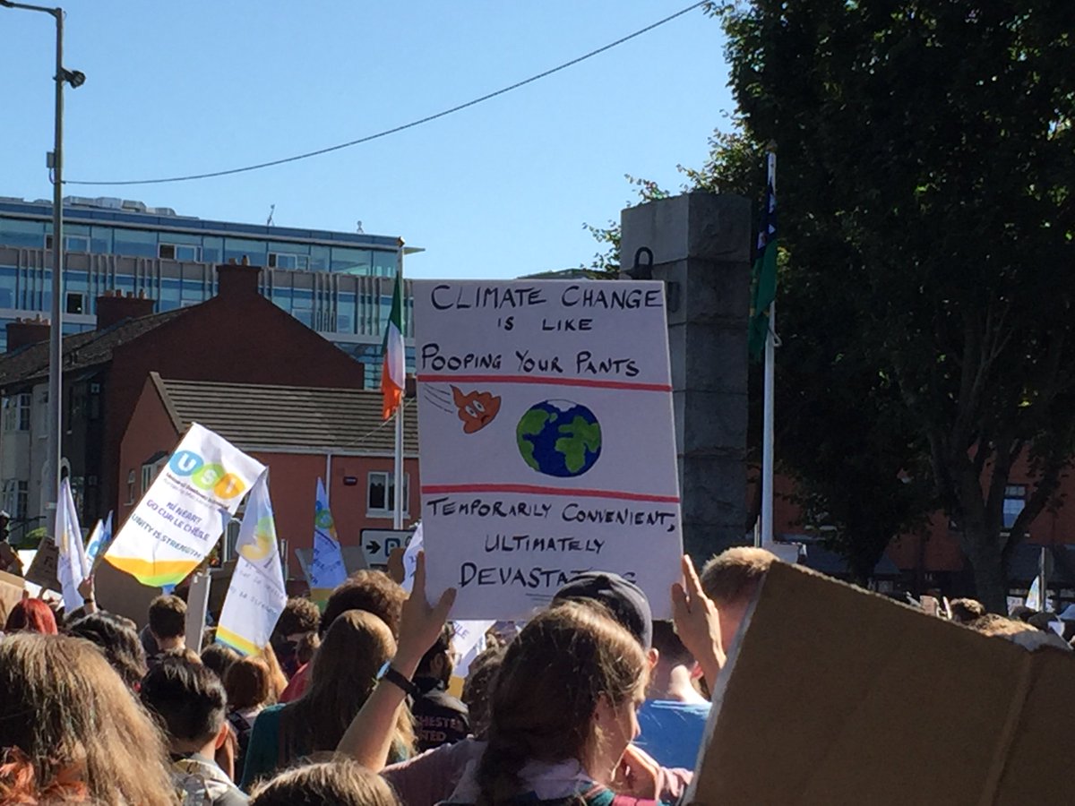 dub_history's tweet photo. #Dublin has a proud history of marches, sit-ins and strikes from #DublinLockout right to Unionise ( August 1913-January 1914) to #Guinness &amp; #RTE worker strikes in the  70's &amp; 80's - now 😢 #studentstrikes continue tradition for #ClimateAction #Strike4Climate 👊 https://t.co/uHngnVvZLz