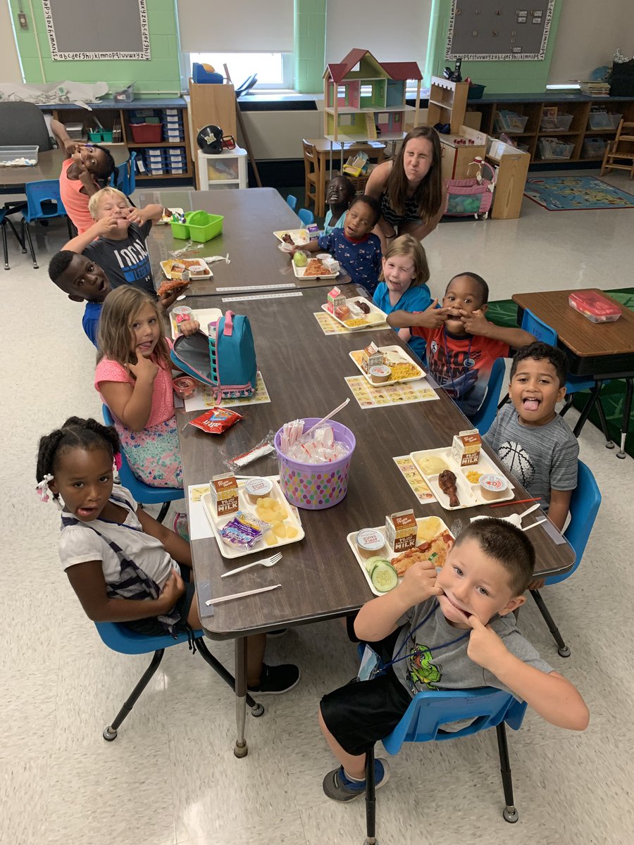 BeringerDen's tweet photo. “It looks like one of those Thanksgiving tables” we had to move it around since so many friends chose lunch with the teacher 🤗🥰  #WeBelieveinBRE https://t.co/A2IpXXd4sO