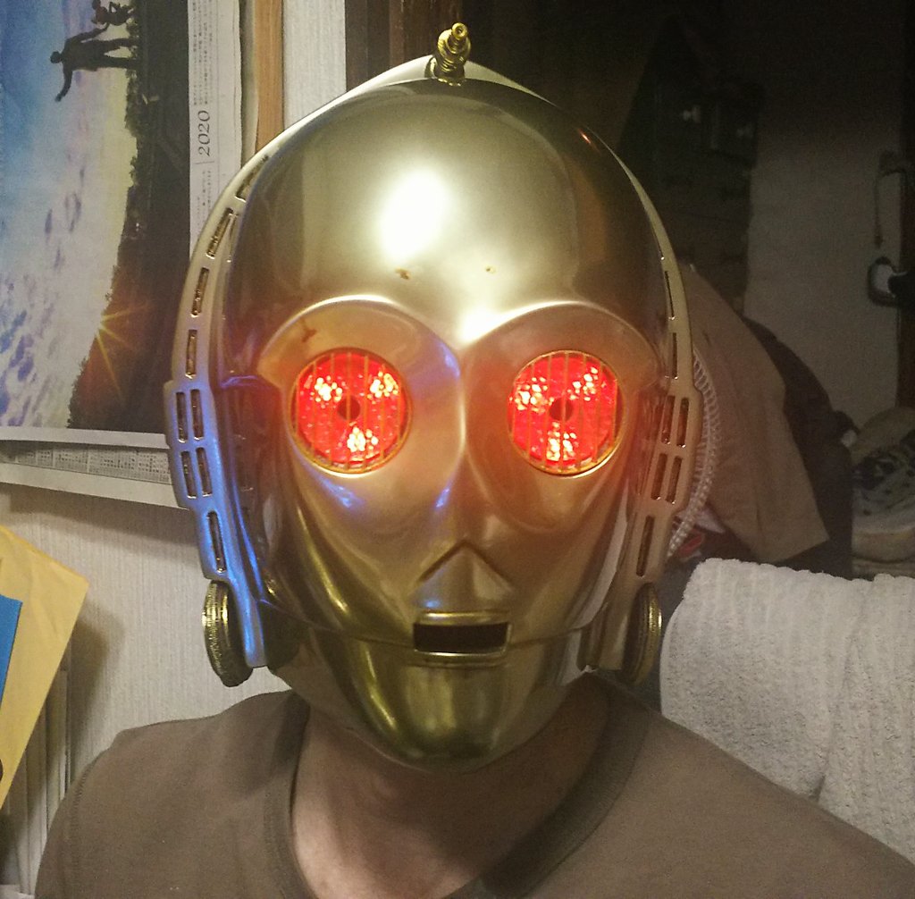 Zen 善 Yoshi 4月から追ってきた Zenパパのc3po 製作日記 これにて 完結 です 父親と一緒に大好きなスターウォーズのコスプレをして幕張メッセのステージにハリウッドスターと共に立つという普通では考えられない最高の思い出が出来ました 帰りに