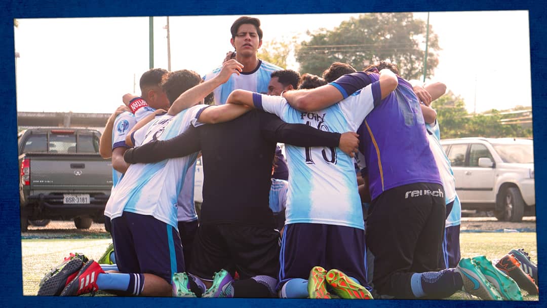 ulvr_edu's tweet photo. ¡Día internacional del deporte universitario! Felicidades a todos nuestros deportistas😊🏆 Si lo creen posible y lo trabajan, ¡Lo van a lograr!🥇
#YOSOYLAICO #ULVR2019 #Sports #champions https://t.co/fToIp78YrE