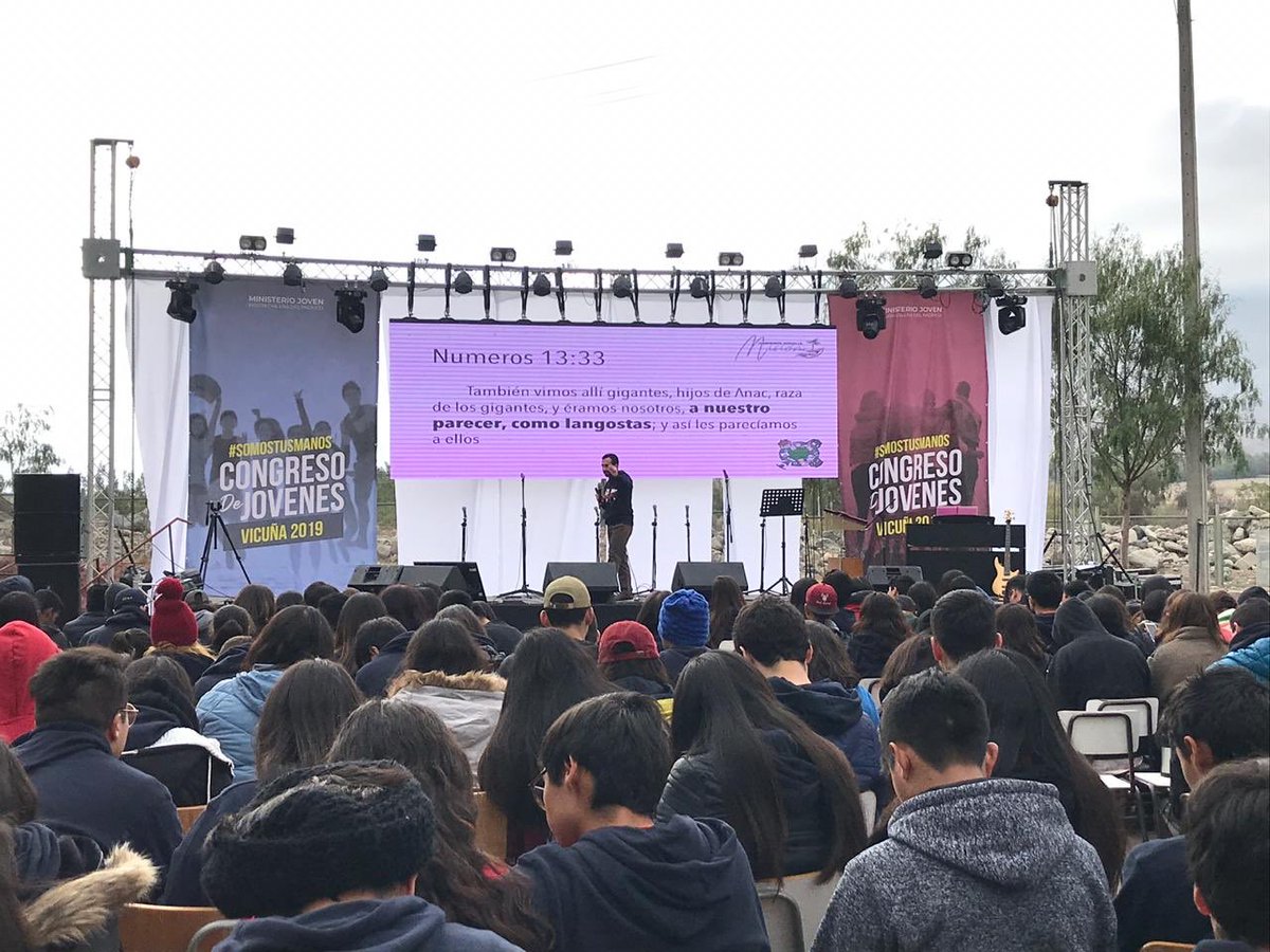 ntchile's tweet photo. #NuevoTiempo presente en el #congresodejóvenes de @adventistasmchp desde #Vicuña, con el director de la @EscBiblicaNT 🇨🇱 pastor @RodrigoQuinPlaz y siu esposa Carito Castro.
#MicongresoconNT 🤗🤗🥳 https://t.co/zD2pr94HcN