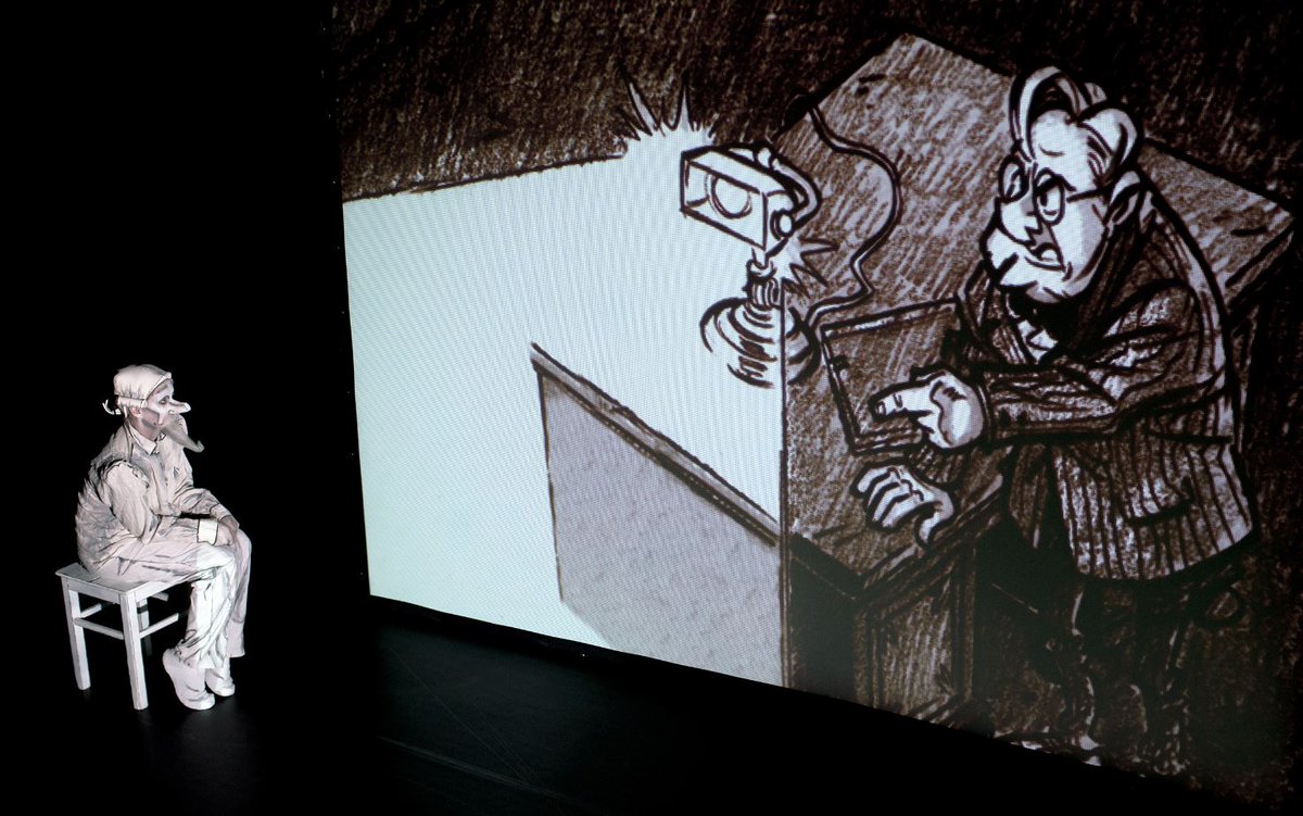 ...erste Fotos!!! 
MÜNCHHAUSEN - Die Wahrheit übers Lügen 
nach dem Comic von FLIX &amp; Kissel
Premiere am 14. Nov. 2019 
pfefferberg-theater.de
mit Nanda Ben Chaabane als Baron Münchhausen 
und Lorenz Chr. Köhler als Sigmund Freud