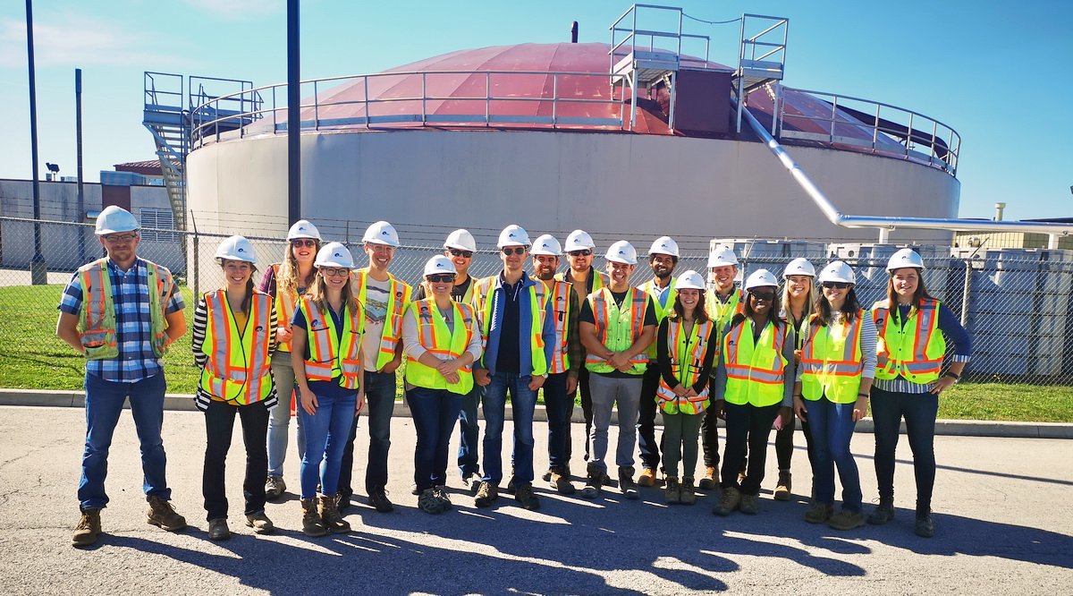 associatedeng's tweet image. Sunny weather accompanied the #YoungProfessionals group in our #NiagaraOnTheLake office as they toured the Baker Road #wastewater #treatmentplant in #Grimsby, where one of them just finished a big task in replacing the grit tanks!