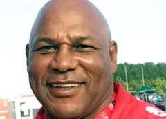 BMedia24's tweet photo. Chester Williams image to be embedded on Springbok Jersey numbers https://t.co/QCUSgtQb2G - #springboks #springbokfans #rwc2019 https://t.co/jHv8LFLRW7
