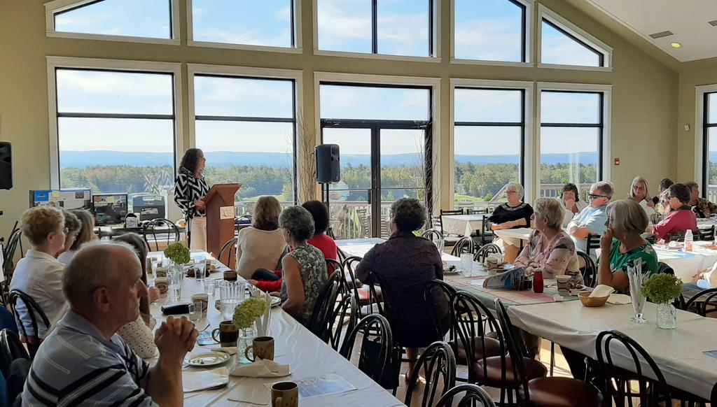 shelleymorse1's tweet photo. @iamlorimoore presenting a Food For Thought session at #KingsBranchRTO #NotBackToSchoolBreakfast at the #BerwickHeights Golf Course #knowyourbody  #brainhealth #exercise #moveyourbody | fact - depression is the leading cause of disability worldwide #feedyourbrain https://t.co/hSrgPkiuQP